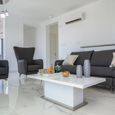 Villa Pleiades Paphos Extérieur photo